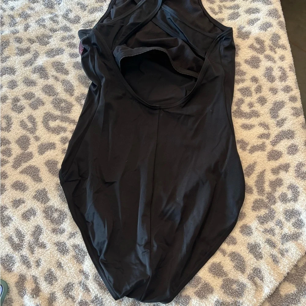 Black dance Leo - Picture 2 of 3